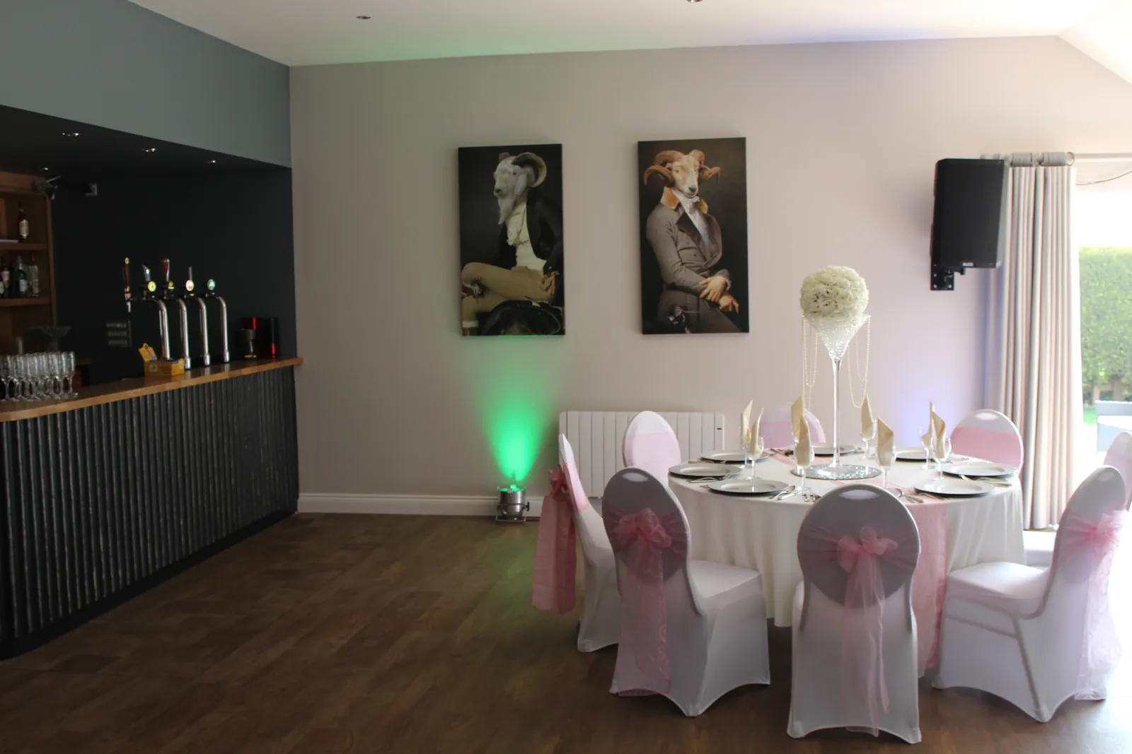 The bar and dining room at Kellington Manor